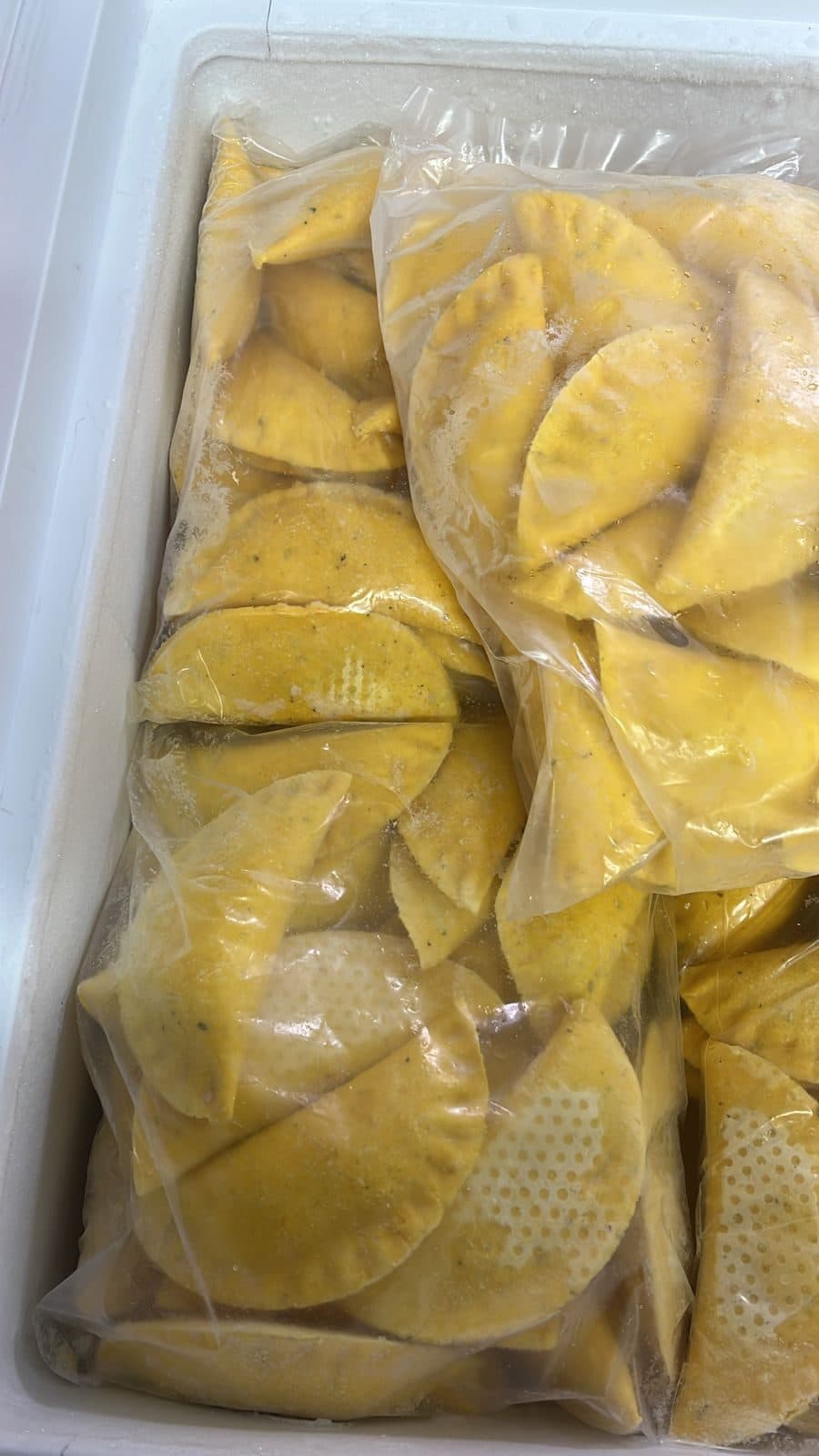 Bolsas de empanadas Croky congeladas listas para despachar